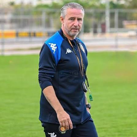 صورة المدرب لاورينتو ريجيكامب